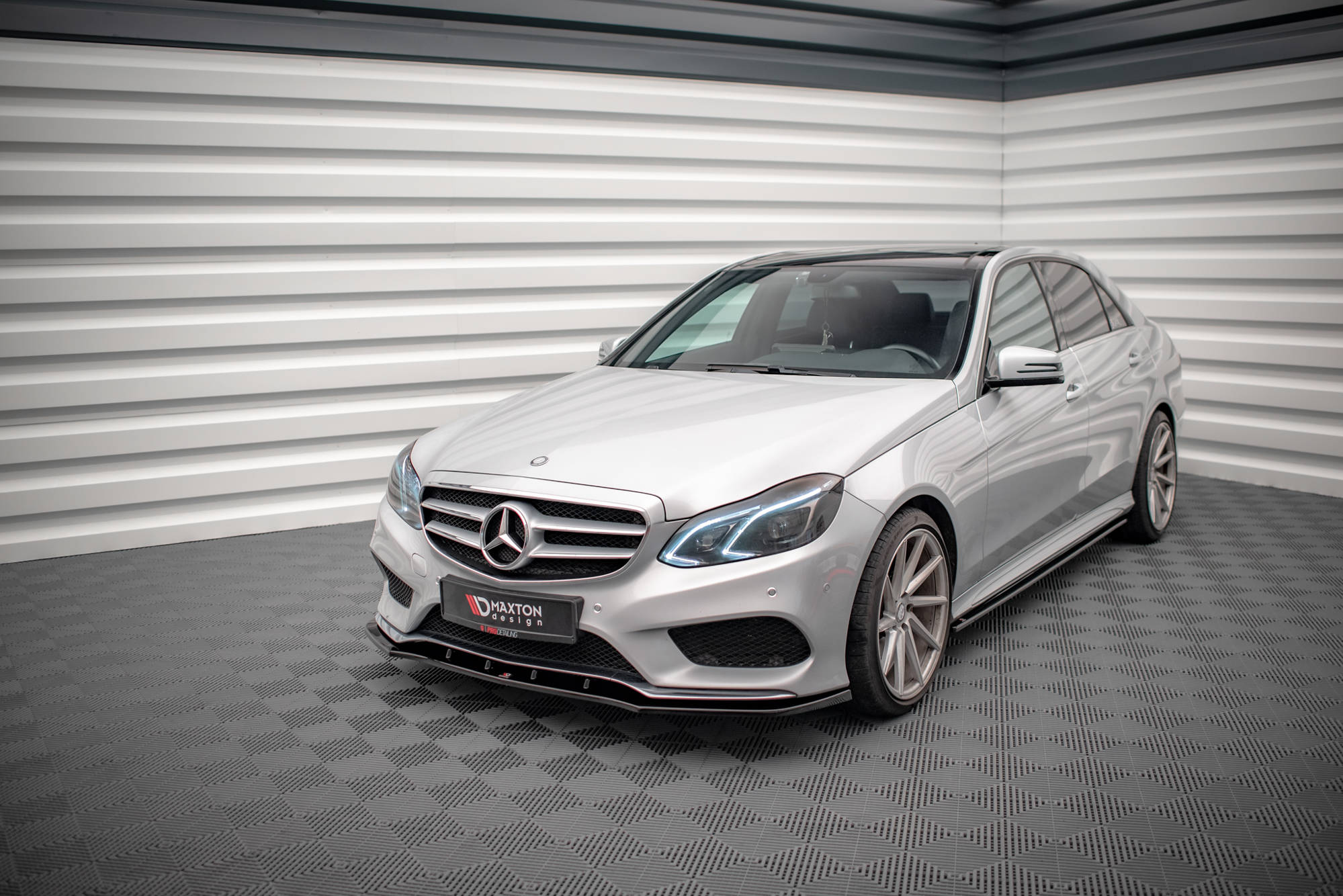 https://maxtondesign.com.de/ger_pl_Front-Diffusor-V-1-Mercedes-Benz-E-AMG-Line-Sedan-W212-Facelift-15151_6.jpg