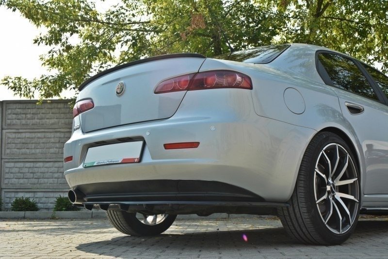 Hinten Splitter ALFA ROMEO 159 (MIT EINEM VERTIKALEN BALKEN)