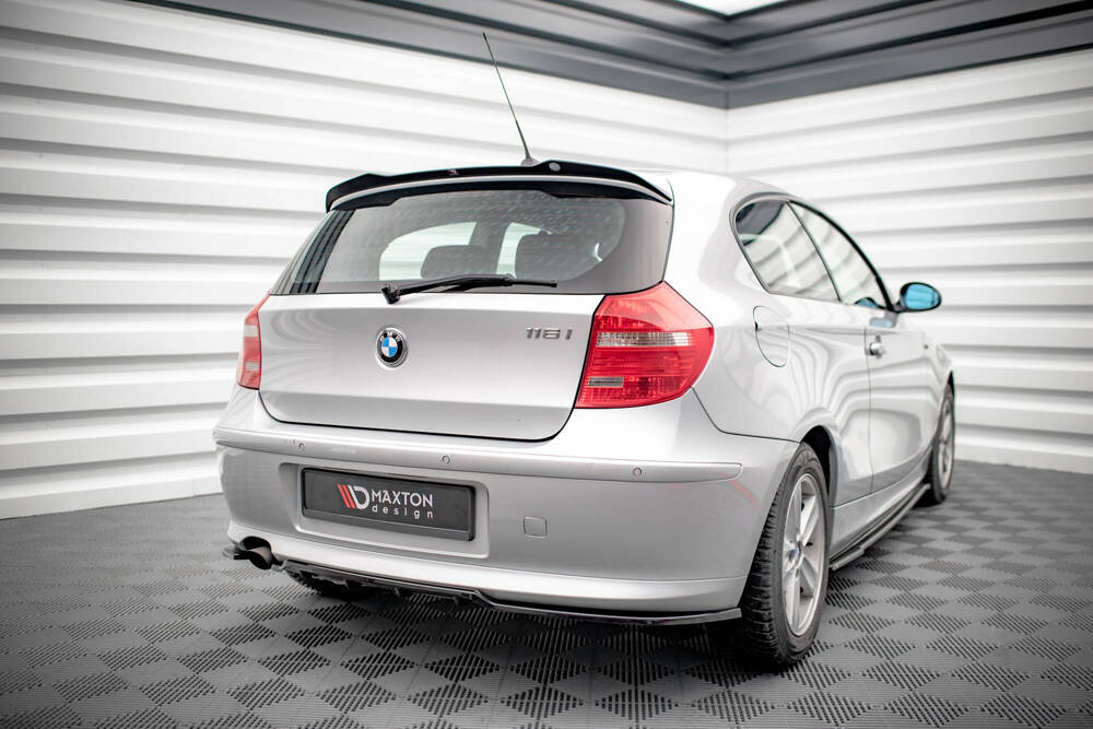 Hinten Splitter (mit einem vertikalem balken) BMW 1 E81 Facelift