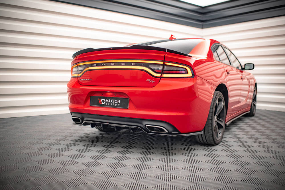 Hinten Splitter (mit einem vertikalem balken) Dodge Charger RT Mk7 Facelift