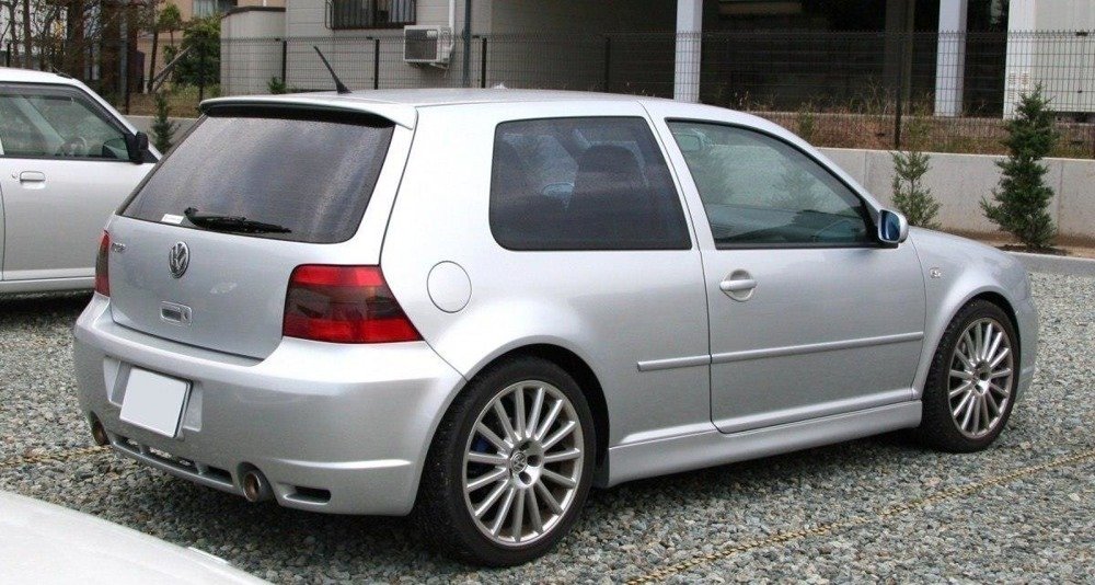 SEITENSCHWELLER GOLF 4 3 TÜRER < R32 LOOK >