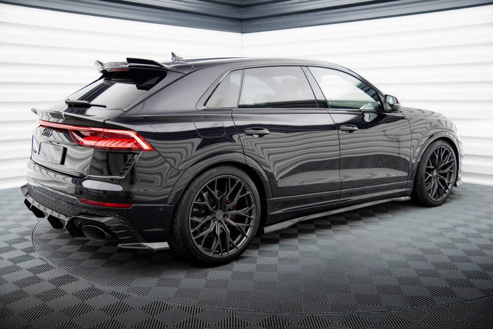 Set of Prepreg Carbon Splitters Audi RSQ8 Mk1