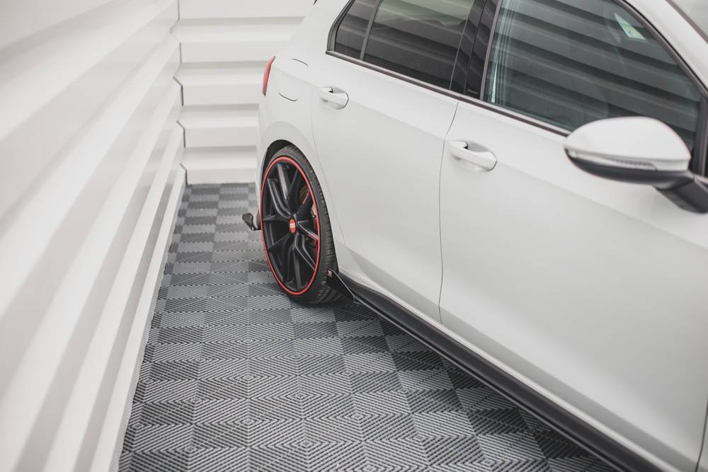 Street Pro Seitenschweller Diffusor + Flaps Volkswagen Golf GTI / GTE / GTI Clubsport / R-Line Mk8