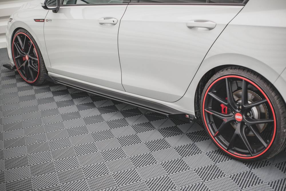 Street Pro Seitenschweller Diffusor + Flaps Volkswagen Golf GTI / GTE / GTI Clubsport / R-Line Mk8