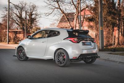 Street Pro Seitenschweller Diffusor + Flaps Toyota GR Yaris Mk4 