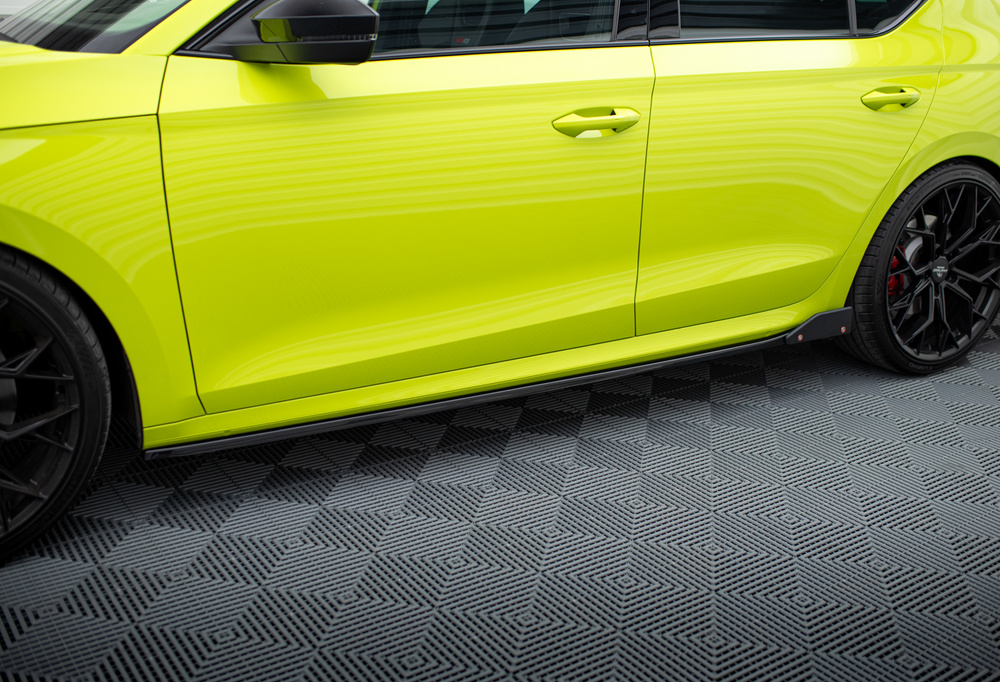 Seitenschweller Diffusor V.2 + Flaps Skoda Octavia RS Mk4