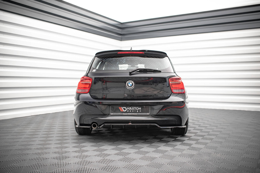 Hinten Splitter (mit einem vertikalem balken) BMW 1 F20