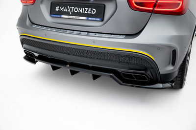 Hinten Splitter (mit einem vertikalem balken) V.2 Mercedes-Benz GLA 45 AMG X156