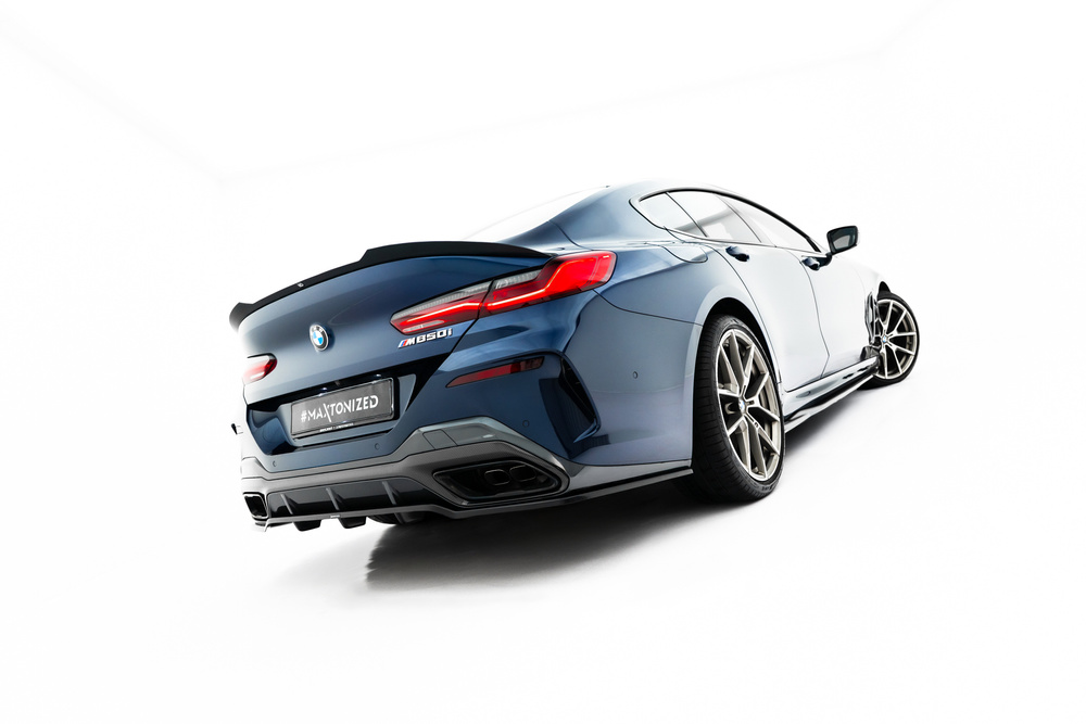 Hinten Splitter (mit einem vertikalem balken) BMW 8 Gran Coupe M-Pack G16