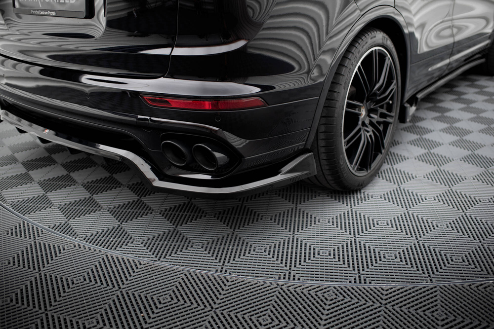 Hinten Splitter (mit einem vertikalem balken) Porsche Cayenne Mk2 Facelift