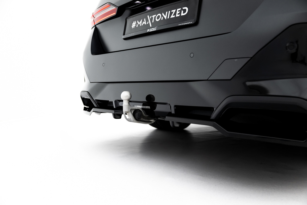 Hinten Splitter (mit einem vertikalem balken) V.2 BMW 5 / i5 M-Pack Sedan / Touring G60 / G61