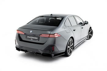 Hinten Splitter (mit einem vertikalem balken) V.2 BMW 5 / i5 M-Pack Sedan / Touring G60 / G61