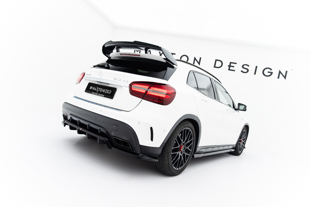 Hinten Splitter (mit einem vertikalem balken) Mercedes-Benz GLA 45 AMG X156 Facelift