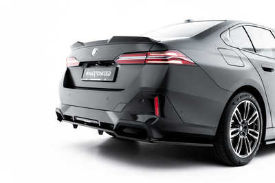 Hinten Splitter (mit einem vertikalem balken) V.2 BMW 5 / i5 M-Pack Sedan / Touring G60 / G61