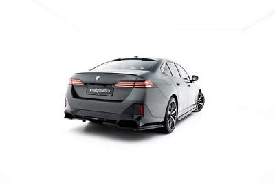 Hinten Splitter (mit einem vertikalem balken) V.1 BMW 5 / i5 M-Pack Sedan / Touring G60 / G61