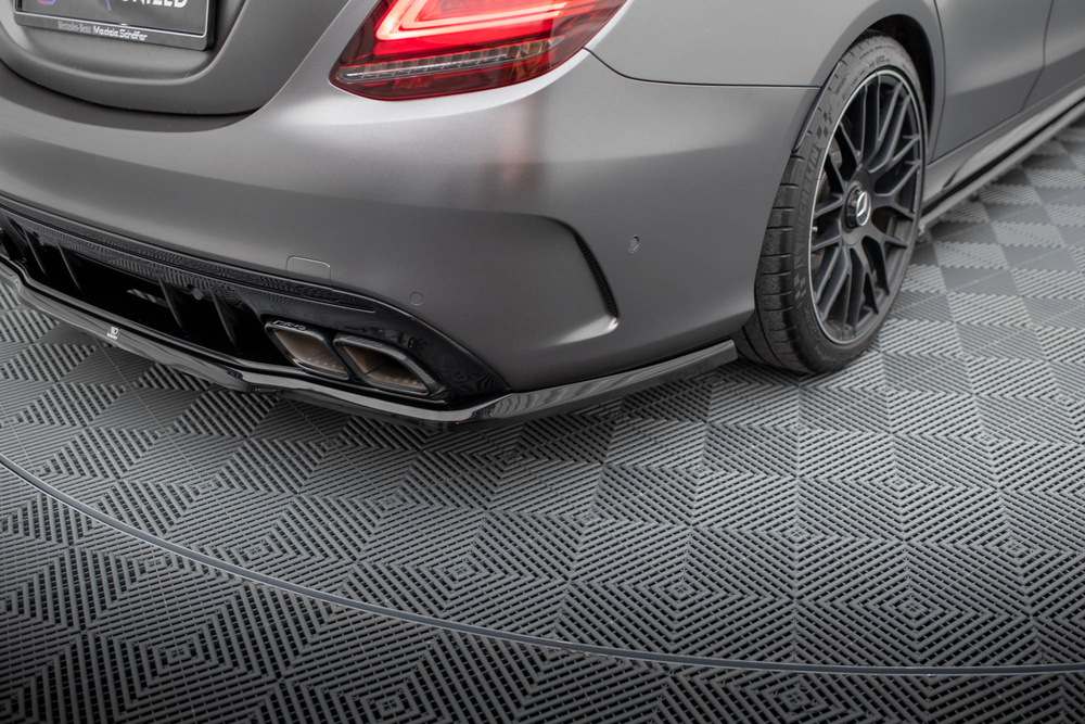 Hinten Splitter (mit einem vertikalem balken) Mercedes-AMG C63 Sedan / Estate W205 Facelift