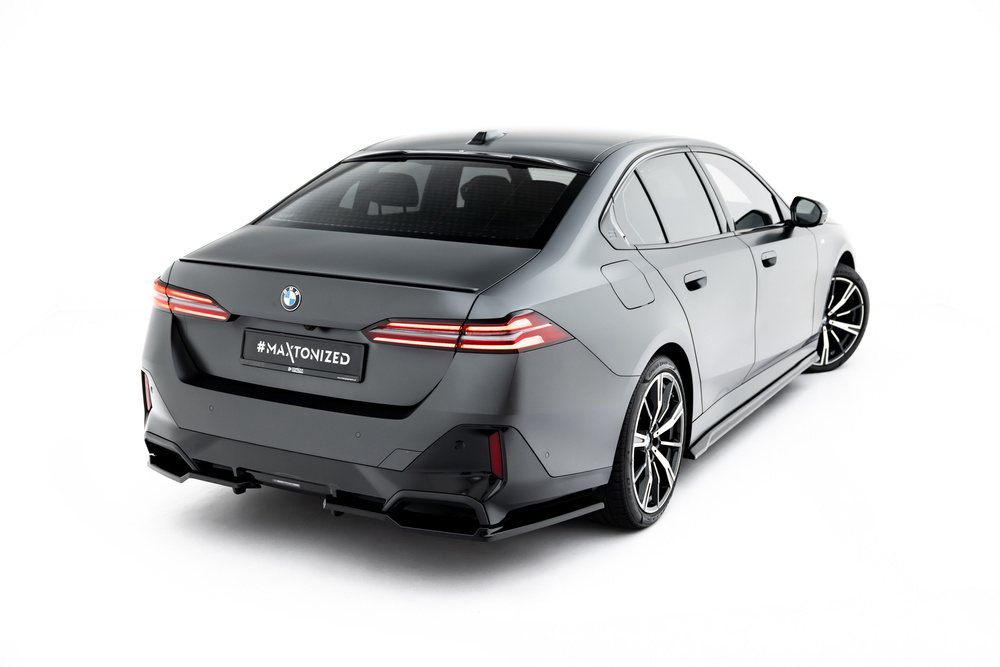 Hinten Splitter (mit einem vertikalem balken) V.2 BMW 5 / i5 M-Pack Sedan / Touring G60 / G61