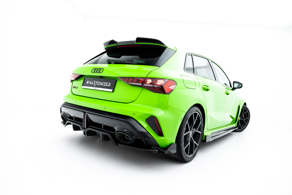 Hinten Splitter (mit einem vertikalem balken) V.3 Audi RS3 Sportback 8Y Facelift