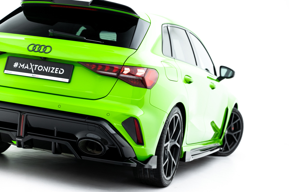 Hinten Splitter (mit einem vertikalem balken) V.3 Audi RS3 Sportback 8Y Facelift