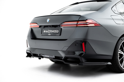 Hinten Splitter (mit einem vertikalem balken) V.1 BMW 5 / i5 M-Pack Sedan / Touring G60 / G61