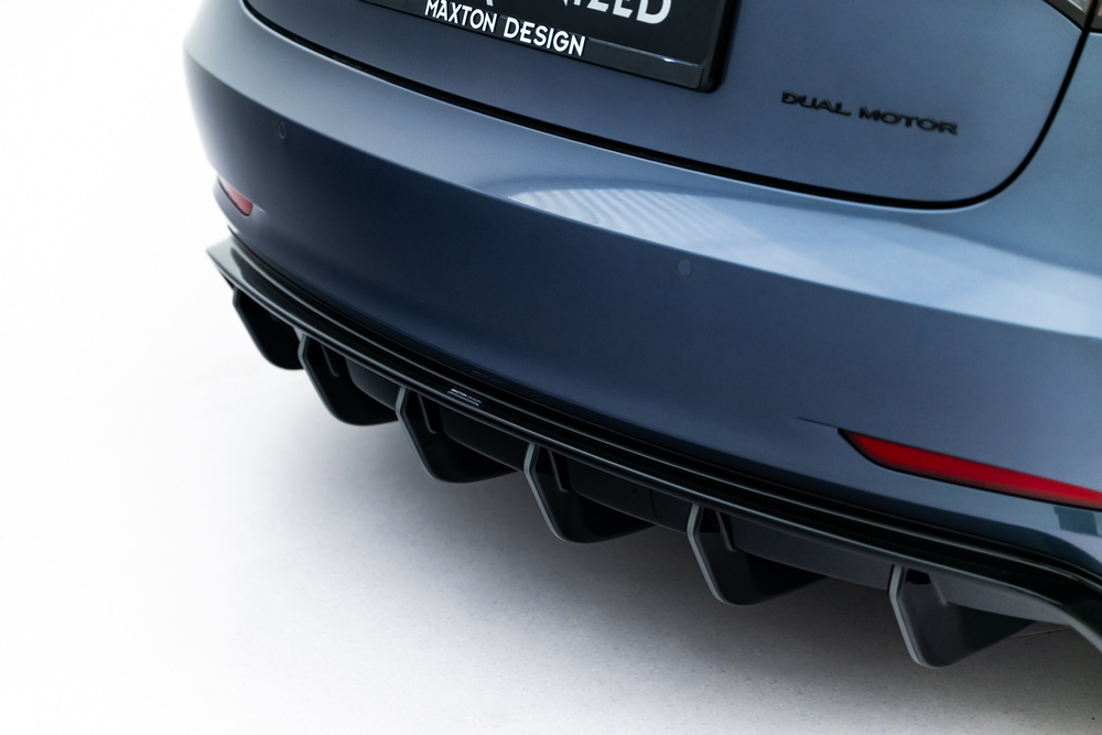 Heckansatz V.2 Tesla Model 3