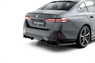 Hinten Splitter (mit einem vertikalem balken) V.1 BMW 5 / i5 M-Pack Sedan / Touring G60 / G61