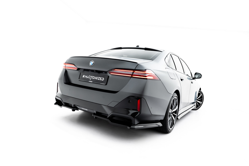 Hinten Splitter (mit einem vertikalem balken) V.1 BMW 5 / i5 M-Pack Sedan / Touring G60 / G61