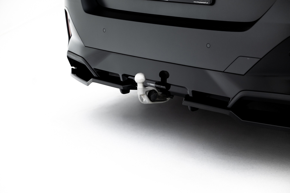 Hinten Splitter (mit einem vertikalem balken) V.2 BMW 5 / i5 M-Pack Sedan / Touring G60 / G61