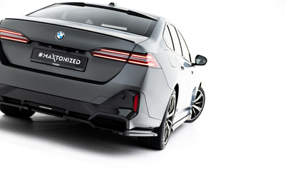 Hinten Splitter (mit einem vertikalem balken) V.1 BMW 5 / i5 M-Pack Sedan / Touring G60 / G61
