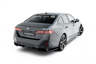 Hinten Splitter (mit einem vertikalem balken) V.2 BMW 5 / i5 M-Pack Sedan / Touring G60 / G61