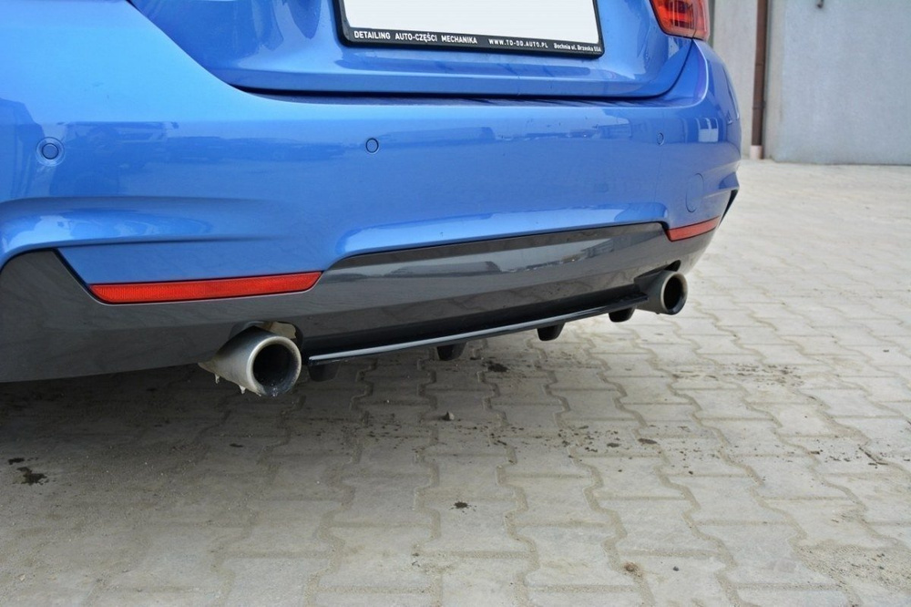 Hinten Splitter BMW 4 Coupe / Gran Coupe / Cabrio M-Pack F32 / F36 / F33 (mit senkrechten Balken)