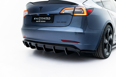 Heckansatz V.2 Tesla Model 3