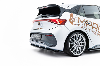 Hinten Splitter (mit einem vertikalem balken) Cupra Born Mk1