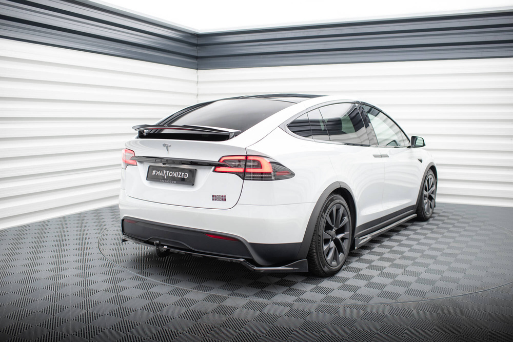Hinten Splitter (mit einem vertikalem balken) Tesla Model X Mk1 Facelift