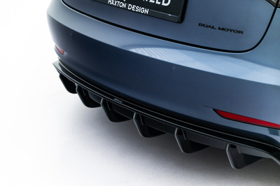 Heckansatz V.2 Tesla Model 3