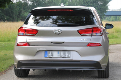 Hinten Splitter (MIT EINEM VERTIKALEN BALKEN) HYUNDAI I30 MK3 HATCHBACK